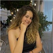 Soy María, estudiante del Doble Grado de Educación Primaria y Estudios Ingleses